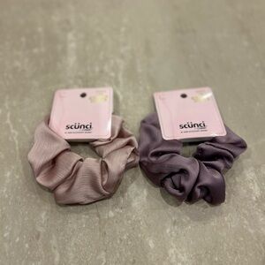 Scunci Hair Scrunchies Set of 2.